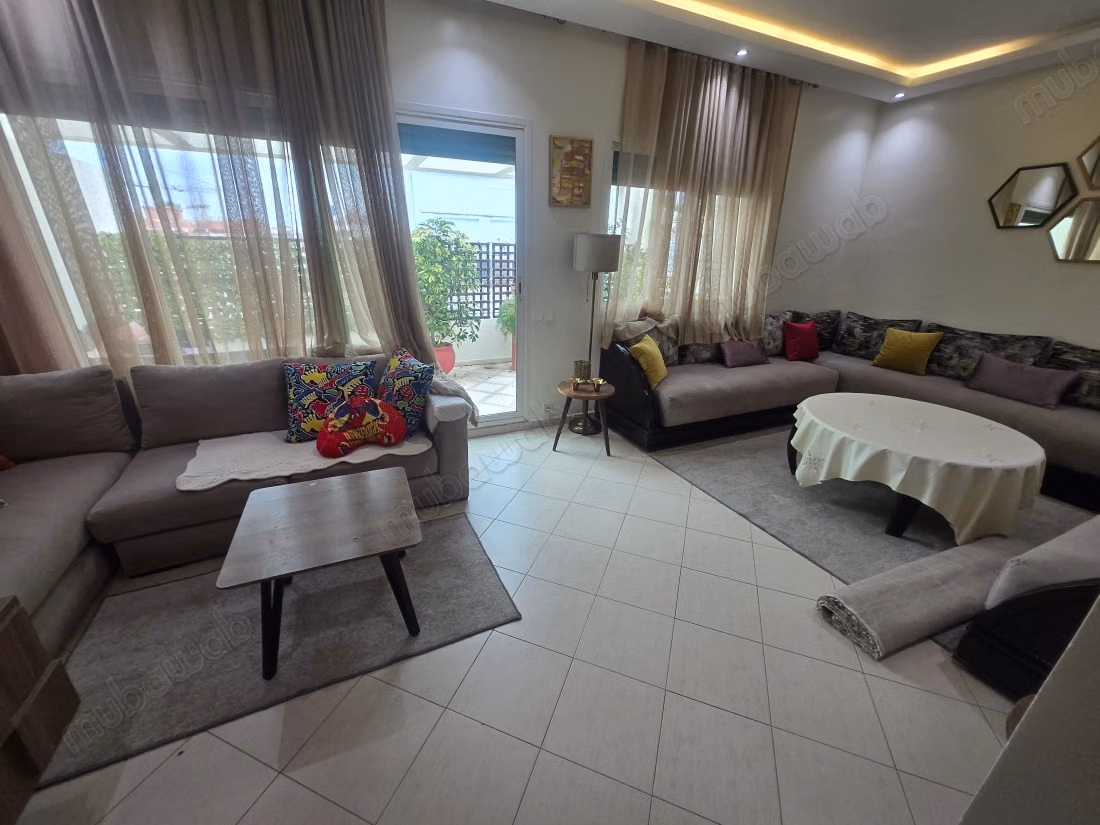 Zeer mooi appartement te huur in Beauséjour. 2 mooie slaapkamers. Gemeubileerd