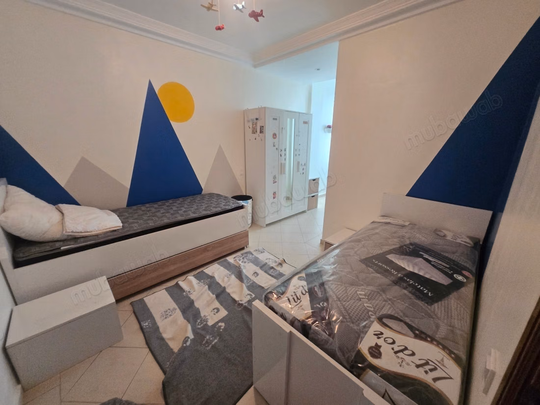 Zeer mooi appartement te huur in Beauséjour. 2 mooie slaapkamers. Gemeubileerd