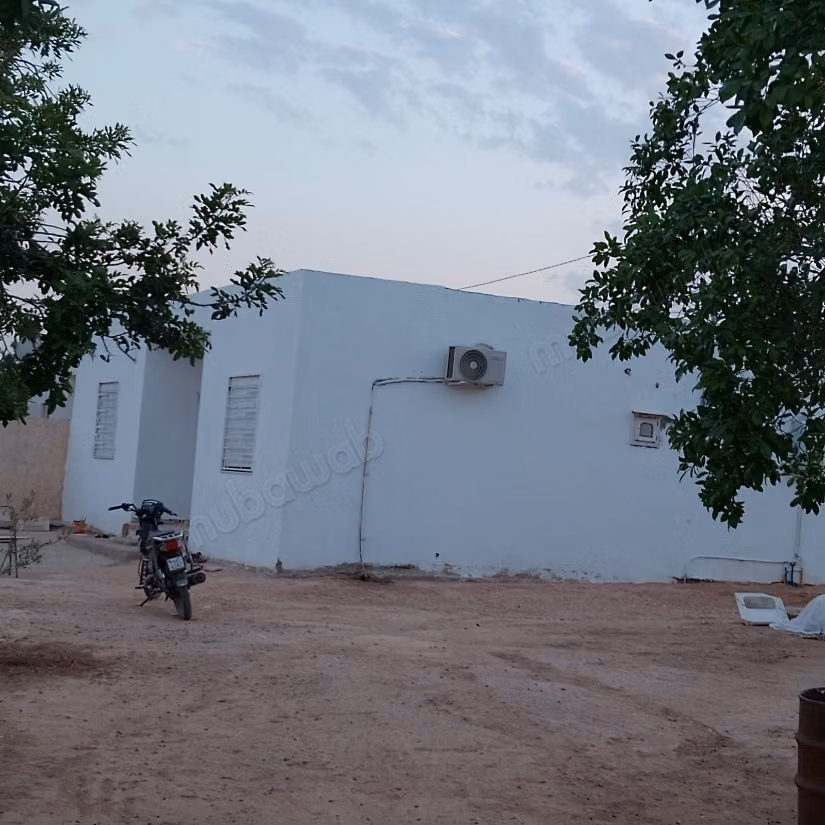 Casa con un grande giardino di 1700m2 a Kalaa Sghira