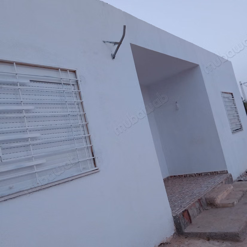 Casa con un grande giardino di 1700m2 a Kalaa Sghira