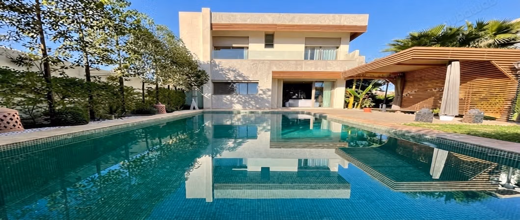 Villa moderne meublée à louer piscine et jardin