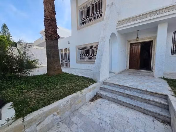  Menzah 9a: à vendre – villa de prestige