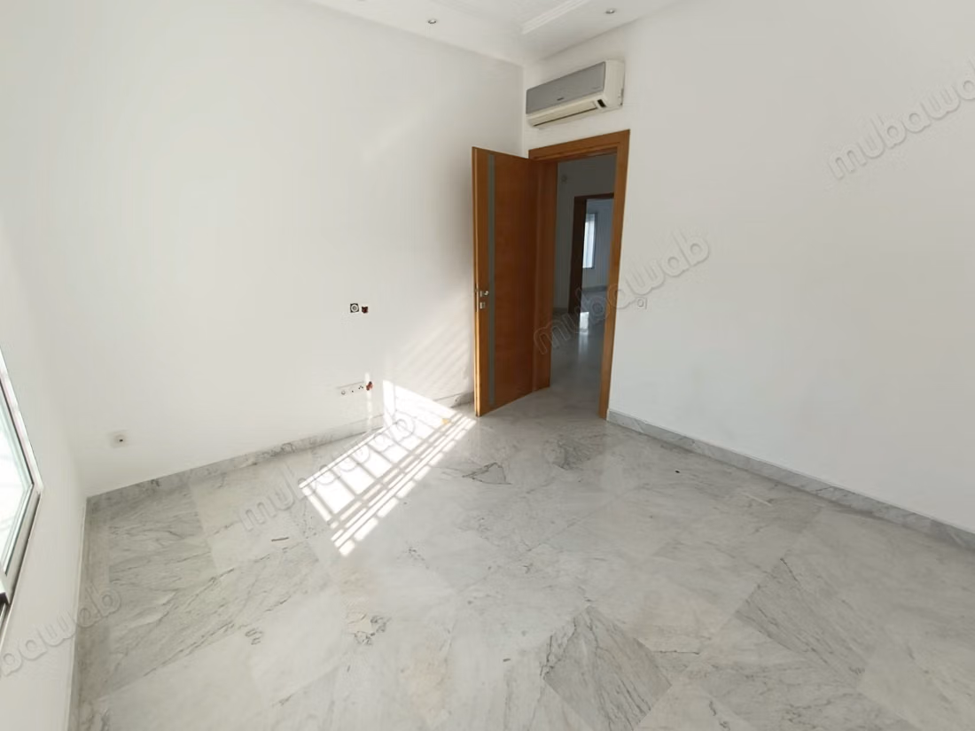 Villa con piscina al lago 2