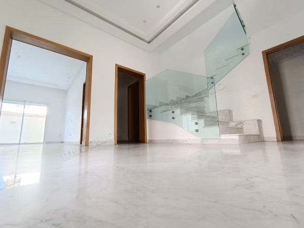Villa con piscina al lago 2