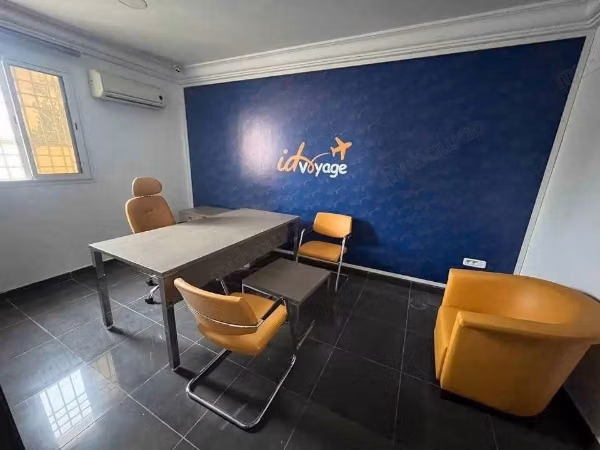 Ennasr 2: bureau h1 a louer