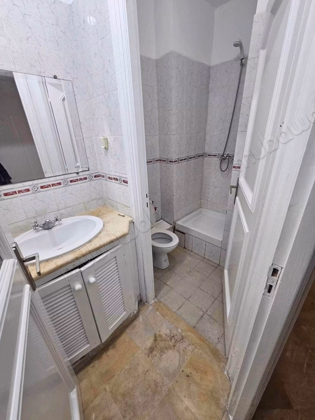  Montplaisir: bureau 2h5 à louer