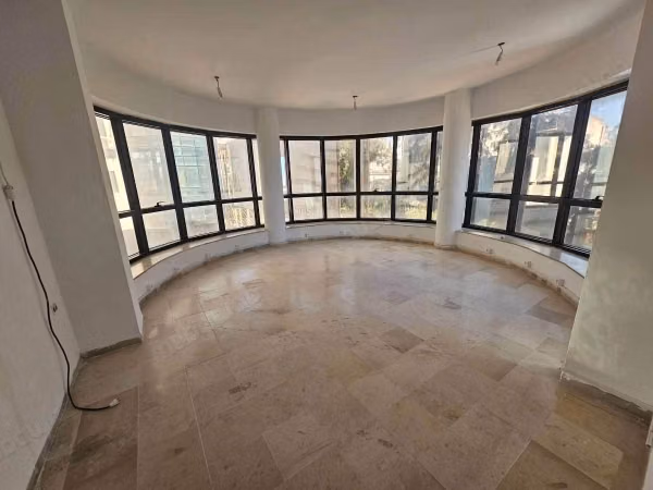 Montplaisir: Office 2H5 for rent