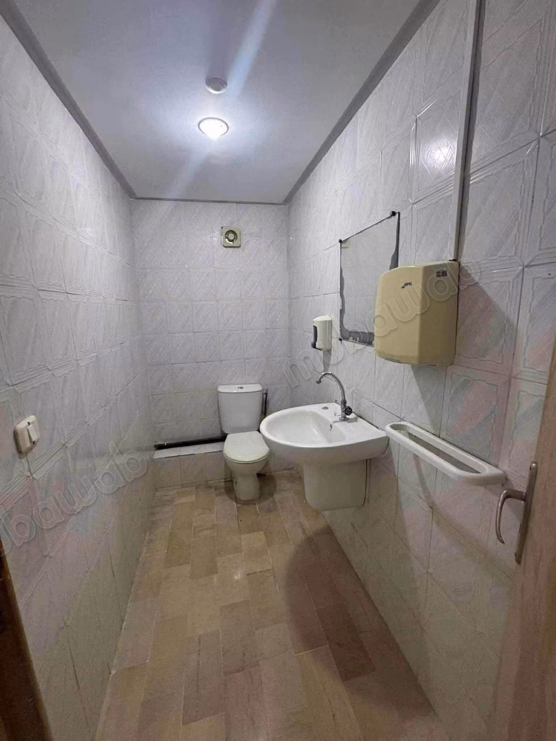  Monplaisir: bureau de 320 m² à louer