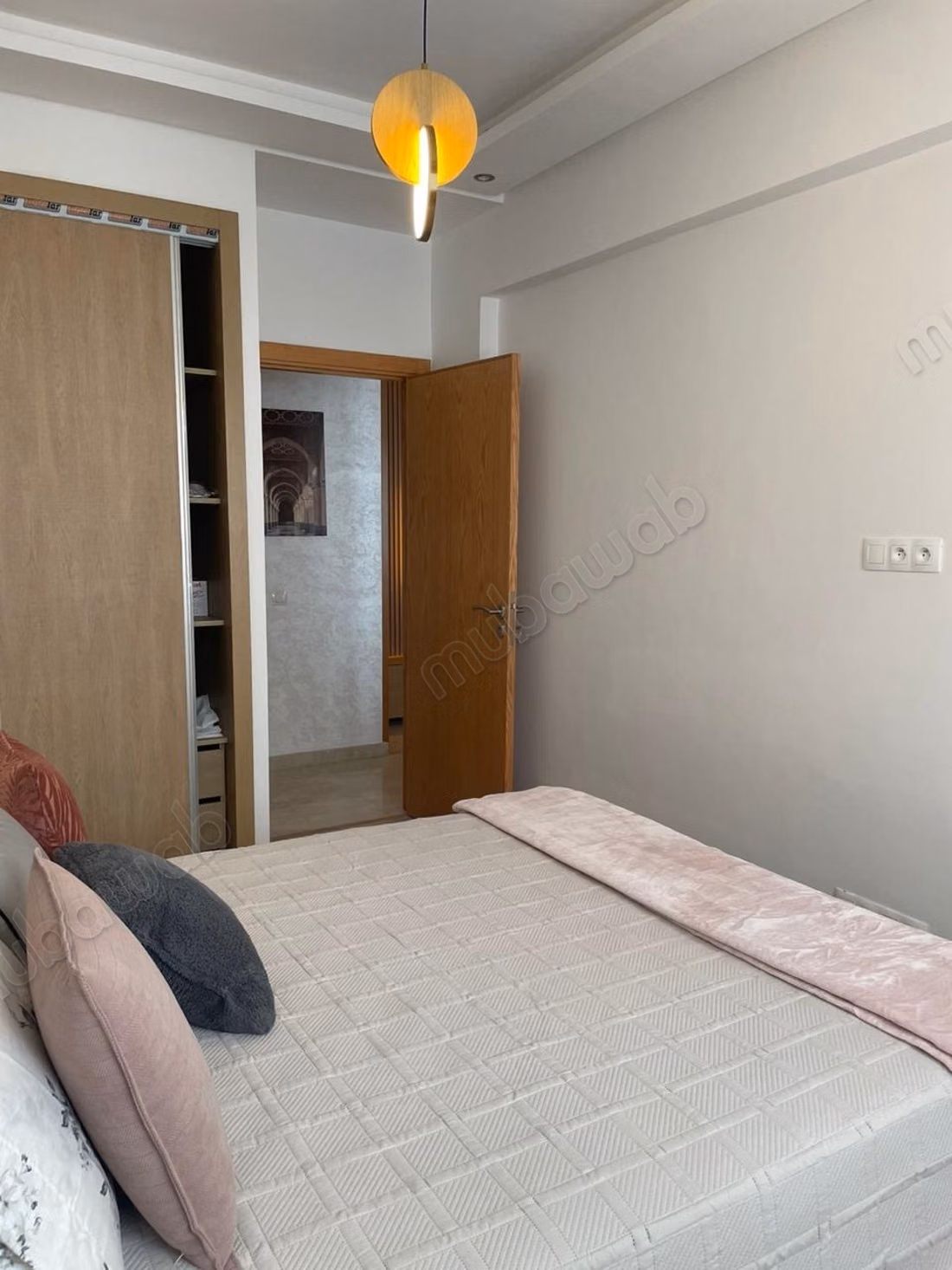 Zeer mooi nieuw studio te huur