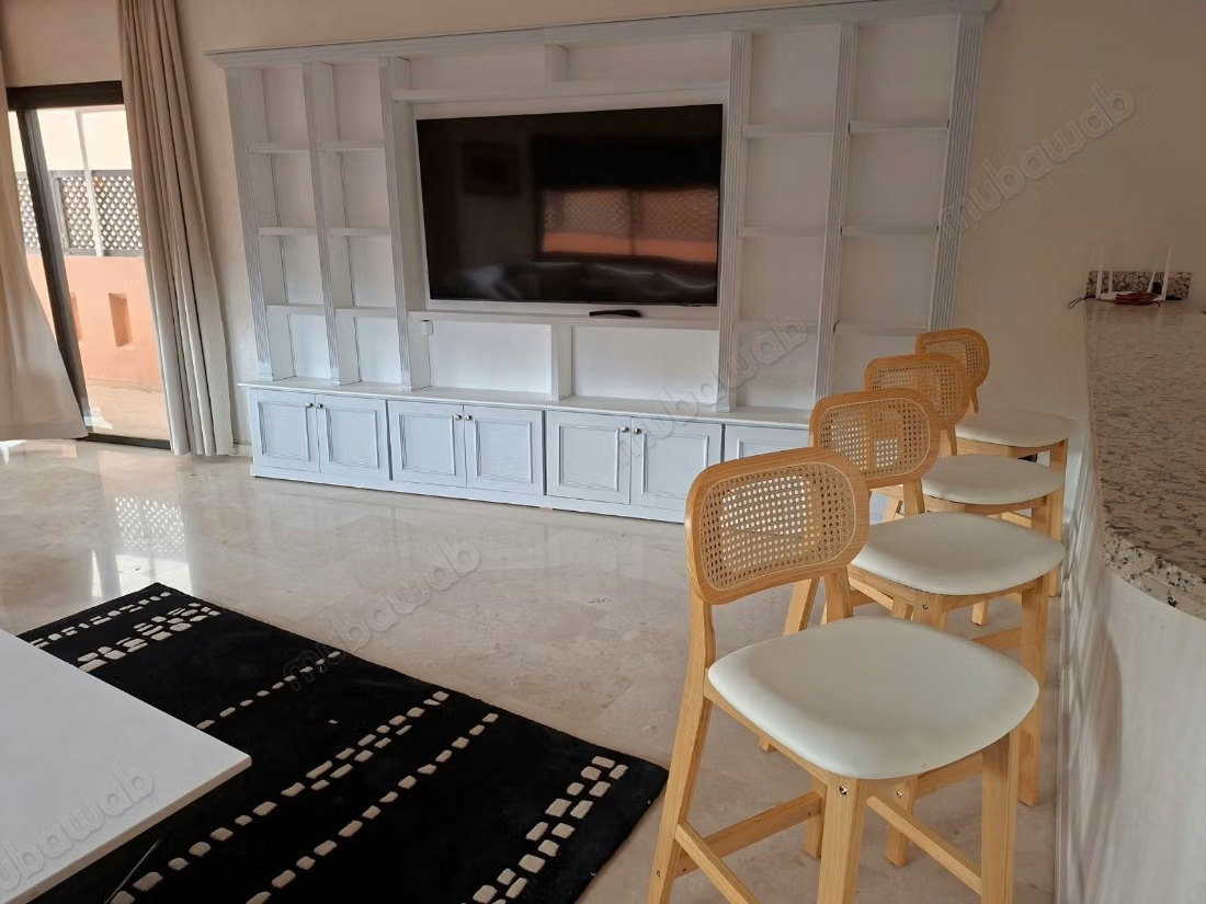 Atypisch appartement met 75m² terras