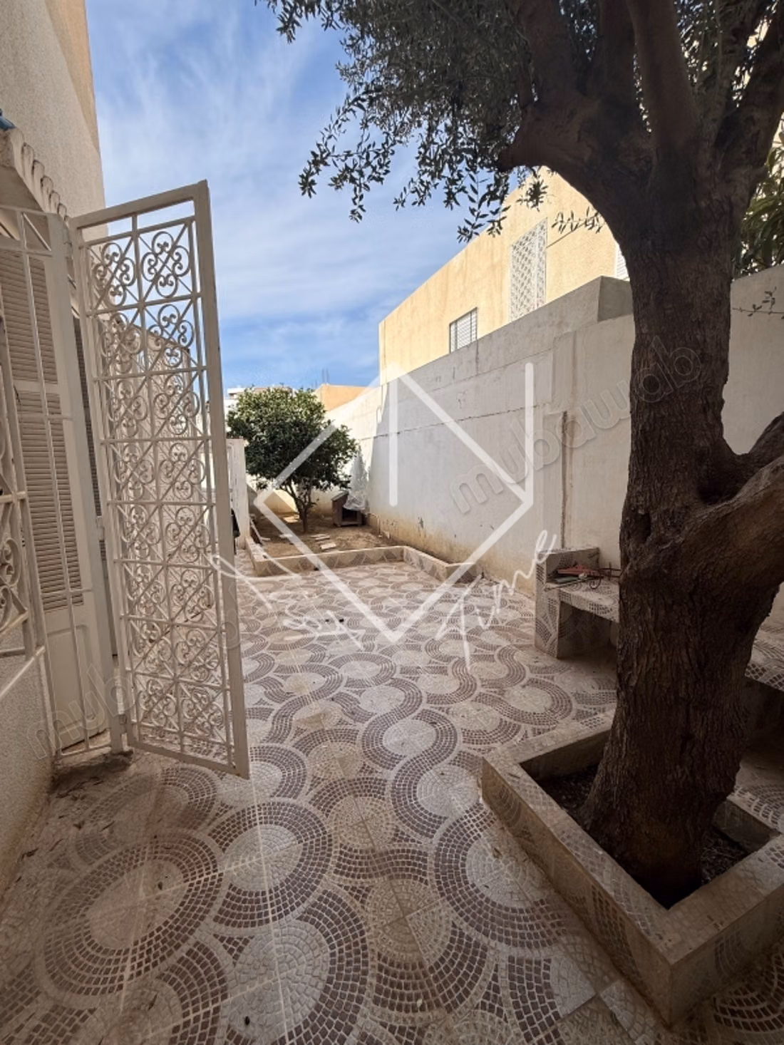 À louer un étage de villa en s2 à cité el ghazela
