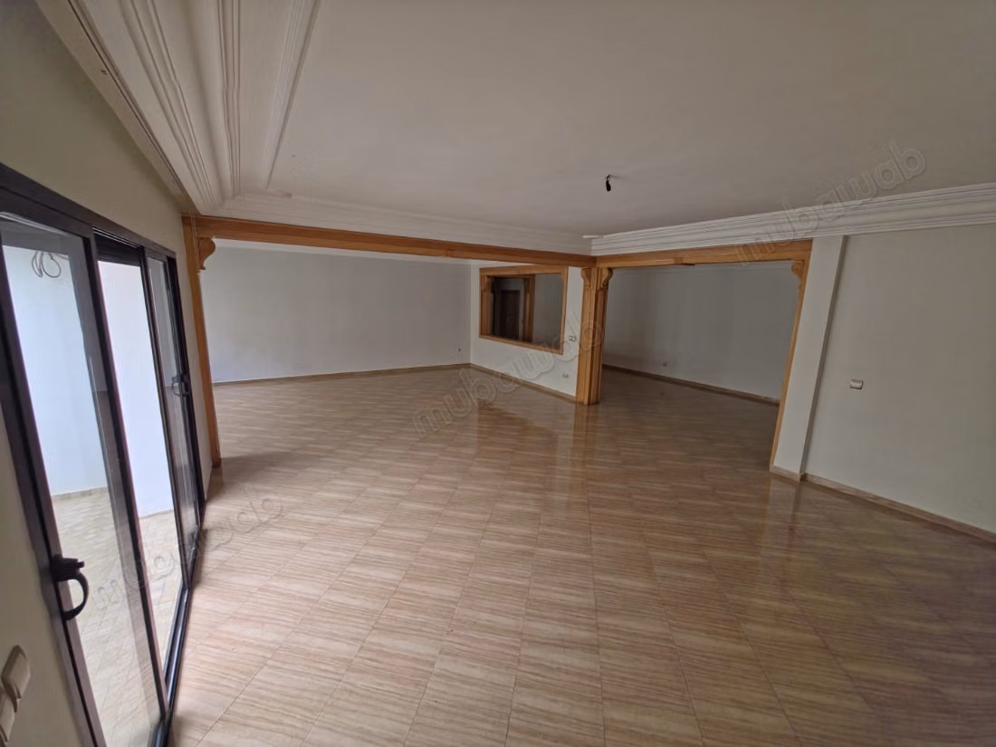 Apartamento en alquiler en Racine. Superficie total 248 m². Puerta blindada y residencia segura