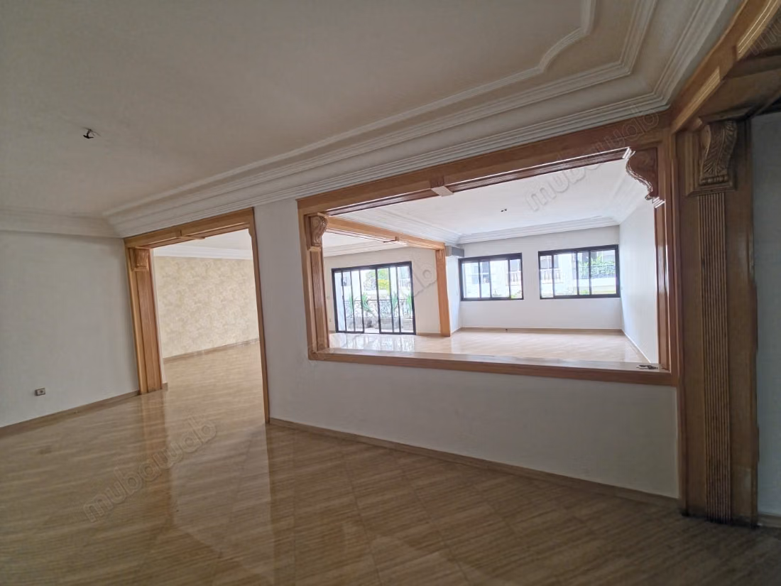 Apartamento en alquiler en Racine. Superficie total 248 m². Puerta blindada y residencia segura