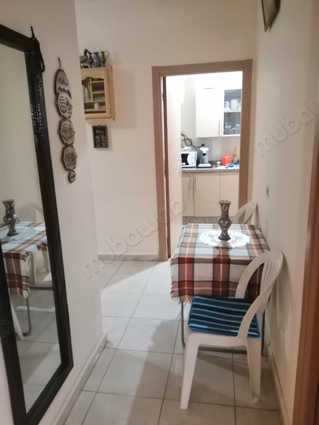 Superbe appartement à louer à Andalous. 
Superficie 65 m². 
Meublé