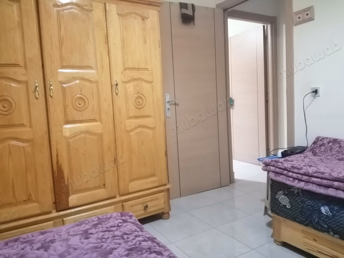 Superbe appartement à louer à Andalous. 
Superficie 65 m². 
Meublé