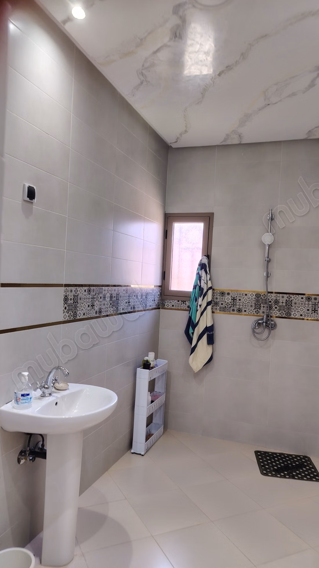 Find your house for sale in Daoudiat. 3 rooms. Satellite dish