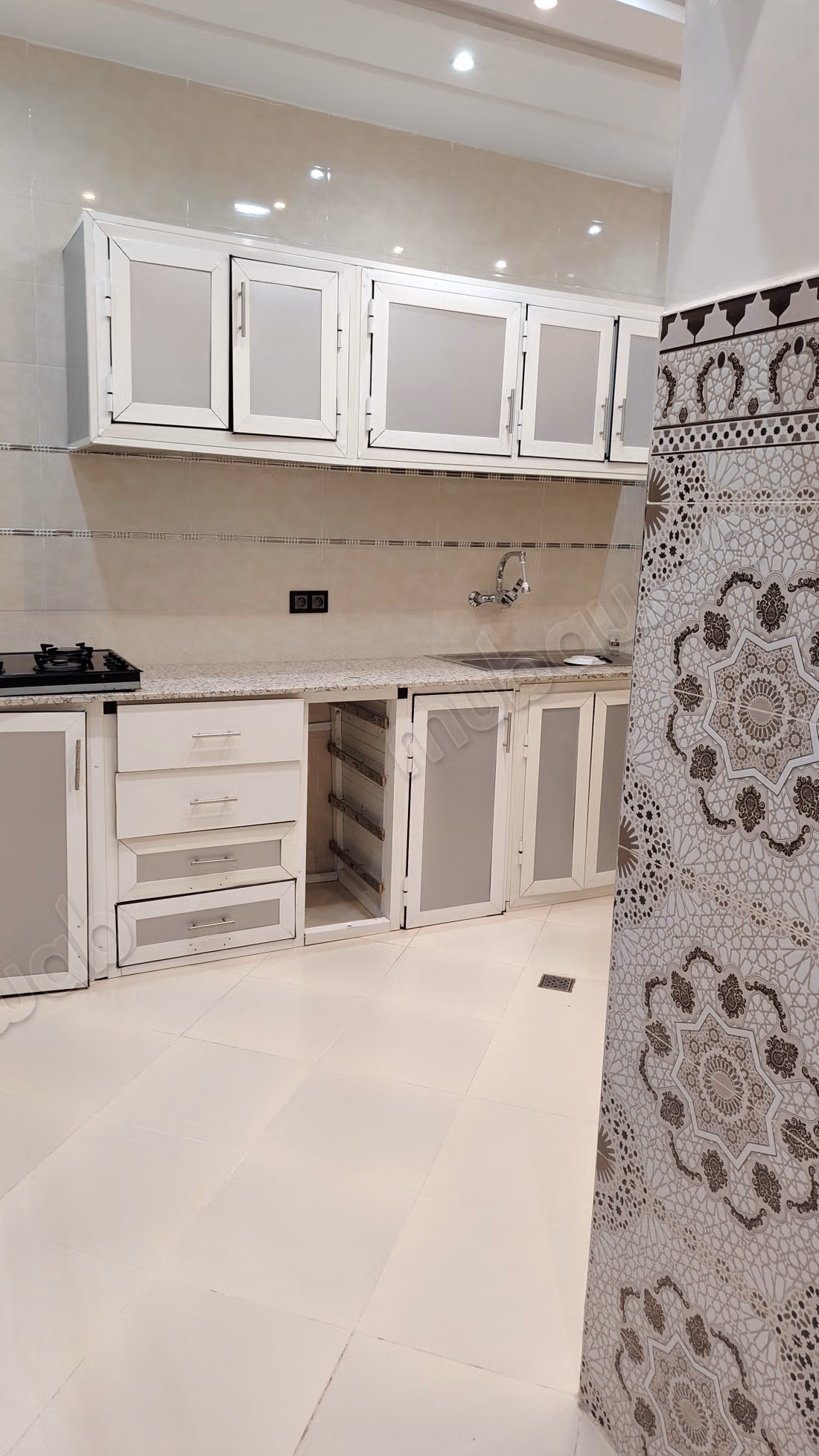 Find your house for sale in Daoudiat. 3 rooms. Satellite dish