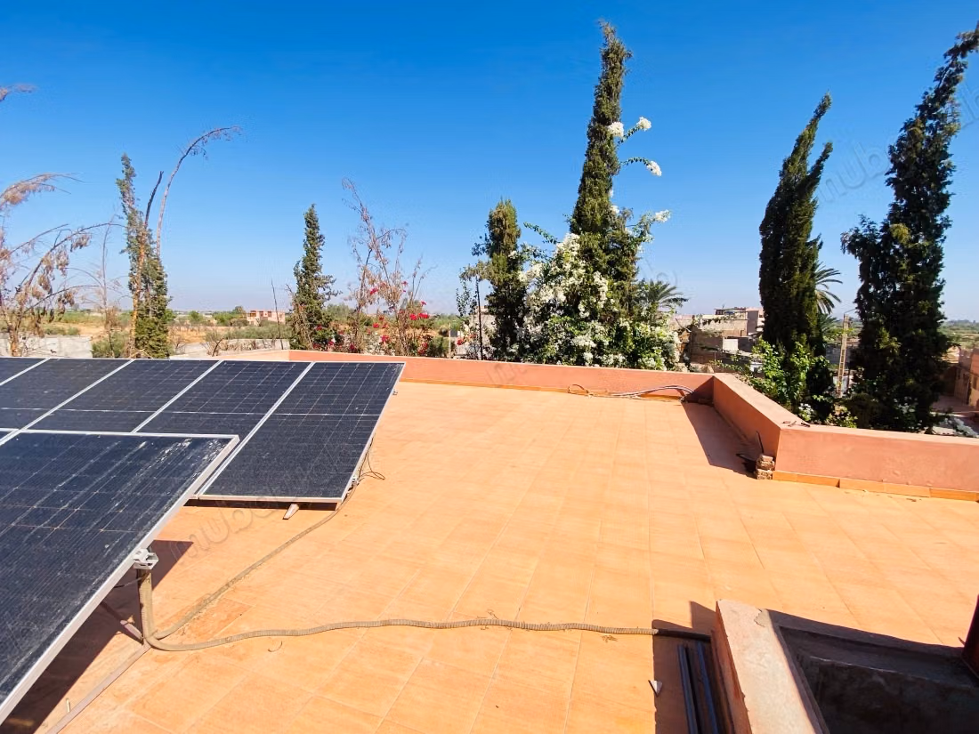 Eccellente villa in vendita a Titrhamza, con un'area di 486 metri quadrati.