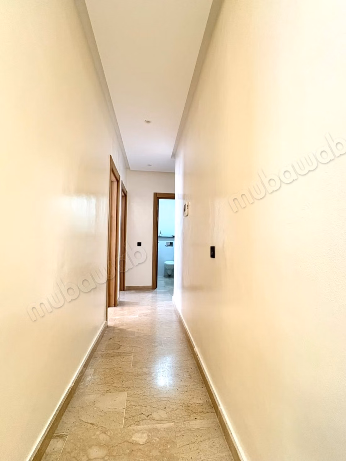 Très bel appartement en location à Founti.
Surface de 120 m².
Meublé