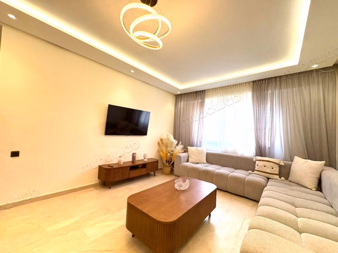 Très bel appartement en location à Founti.
Surface de 120 m².
Meublé