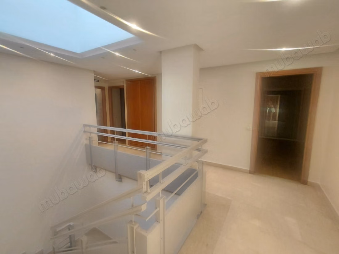 For rent, beautiful empty villa in Ain Diab