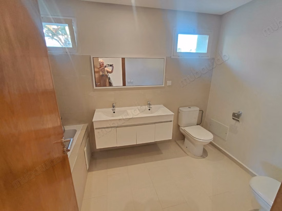 For rent, beautiful empty villa in Ain Diab