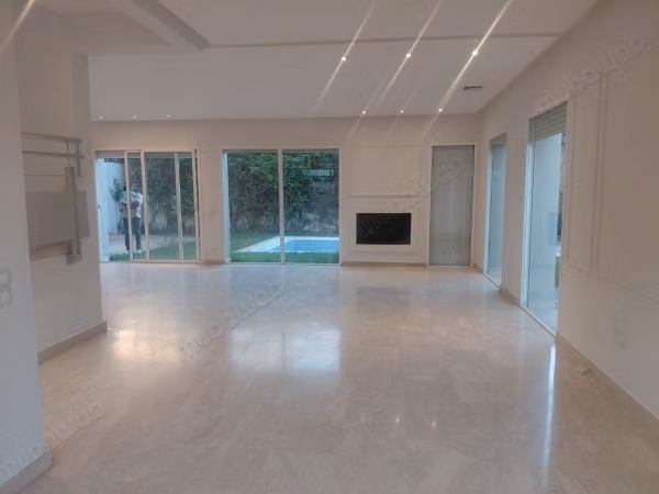 For rent, beautiful empty villa in Ain Diab