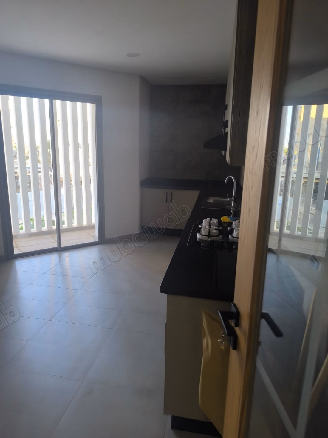 Leeg Appartement Te Huur - Almaz