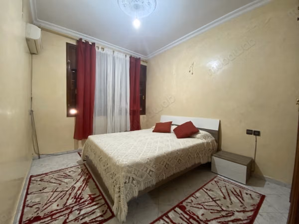 Appartamento per vacanze in affitto a Champ de course. 3 belle camere. Servizio di portineria disponibile, sistema di climatizzazione.
