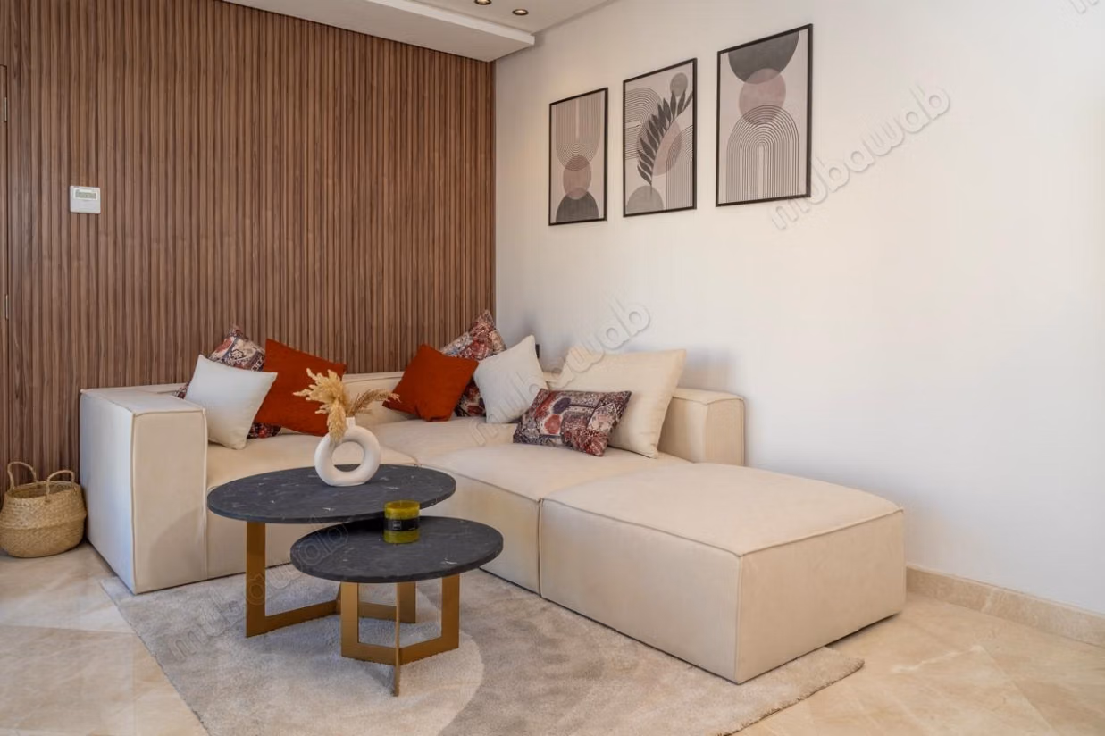 Sell apartment in Les princesses. 
2 large rooms. 
Lift and garage