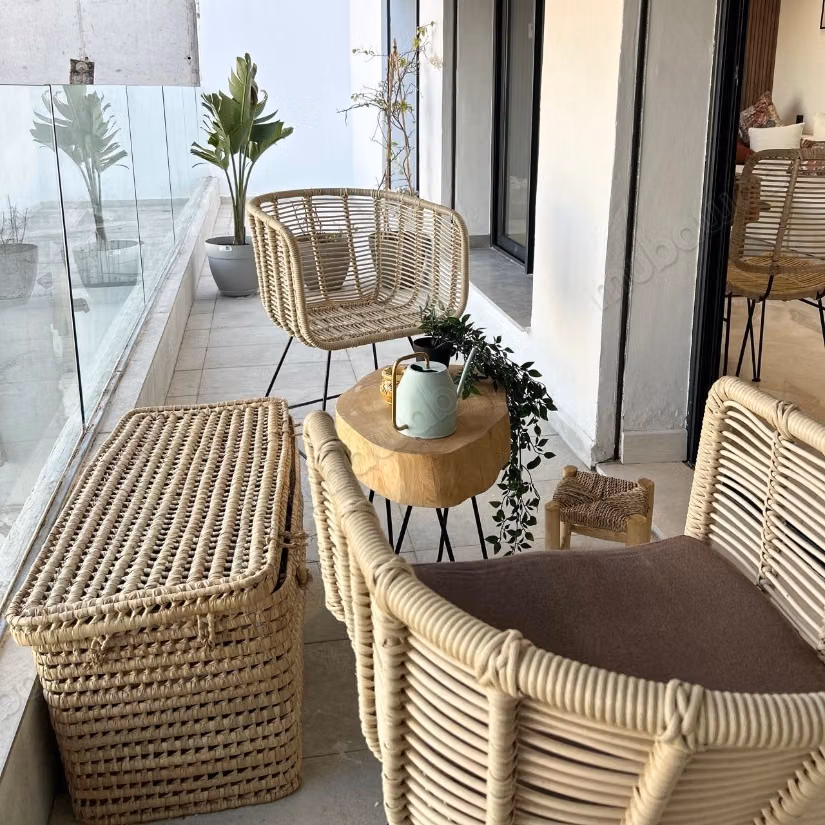 Sell apartment in Les princesses. 
2 large rooms. 
Lift and garage