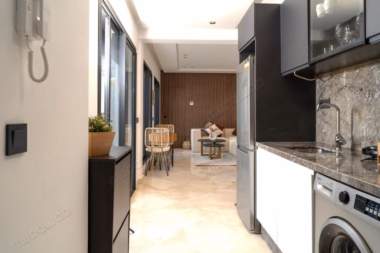 Sell apartment in Les princesses. 
2 large rooms. 
Lift and garage