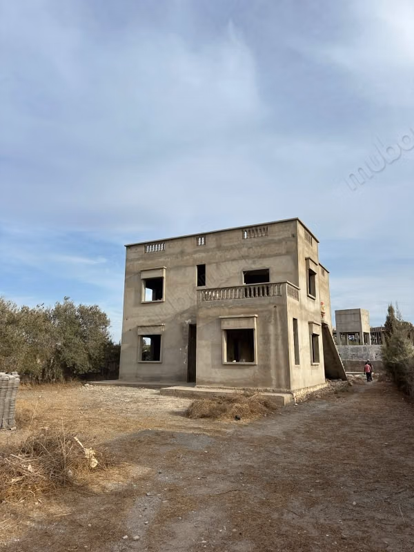 Villa in shell with pool Zone D2 Ghazoua