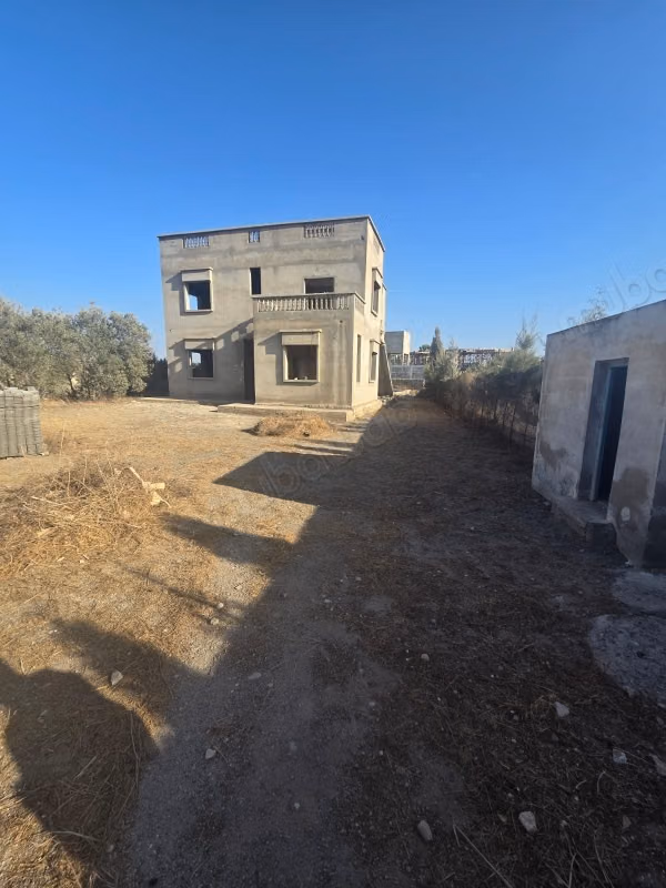 Villa in shell with pool Zone D2 Ghazoua