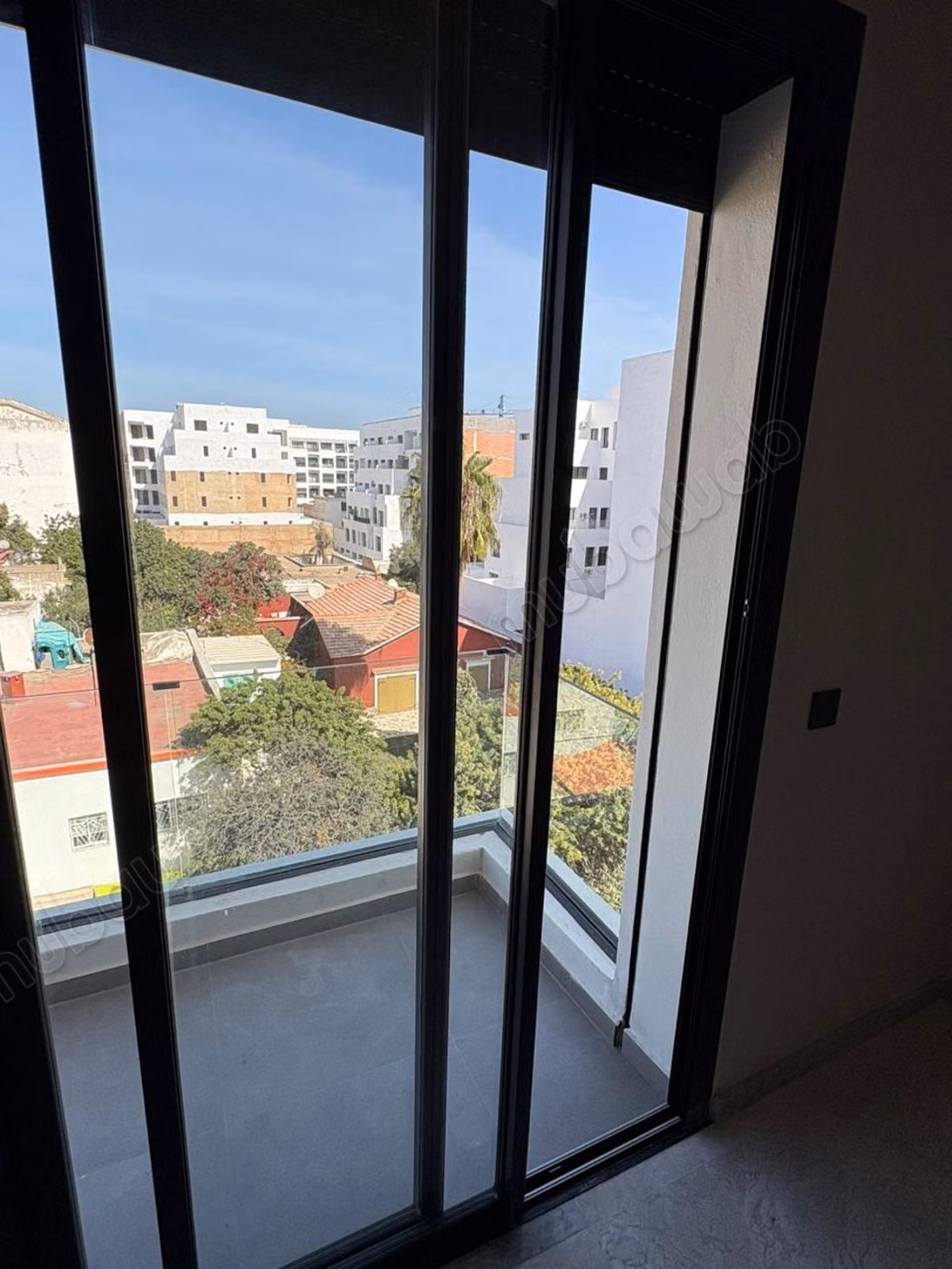 Studio non meublé à louer quartier des hôpitaux