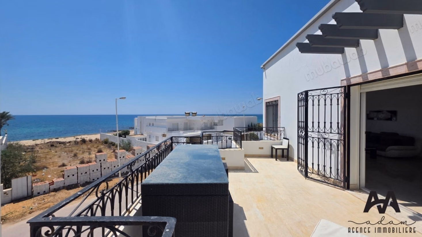 Villa de Style Américain avec Appartement Indépendant