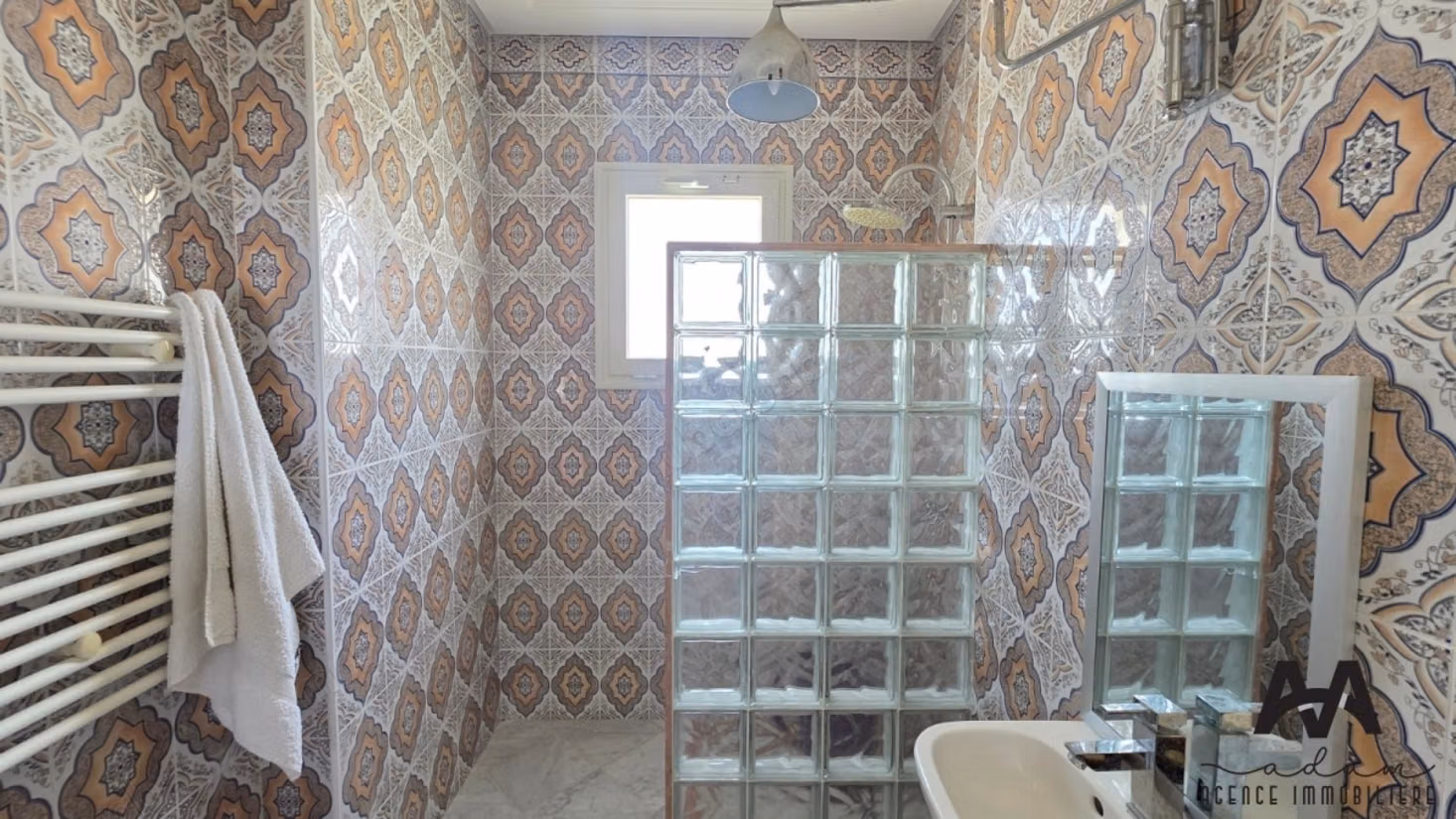 Villa de Style Américain avec Appartement Indépendant