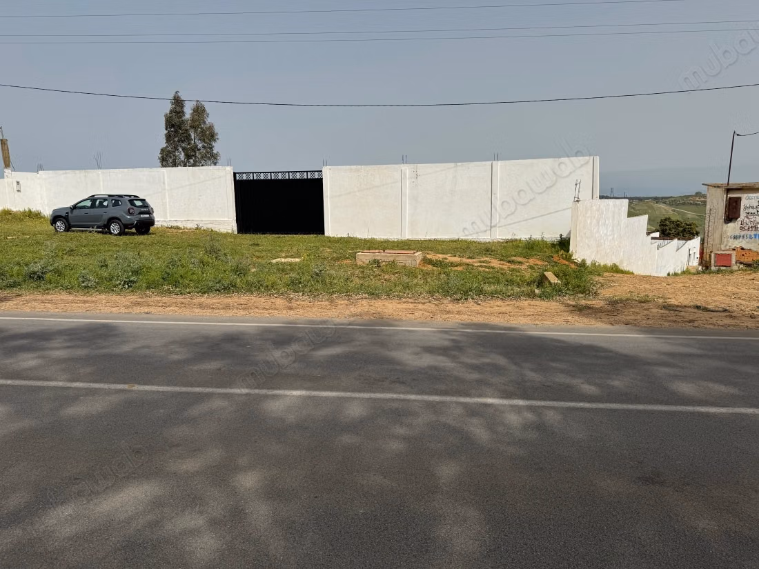 Terrain à vendre. Superficie de 11000 m²