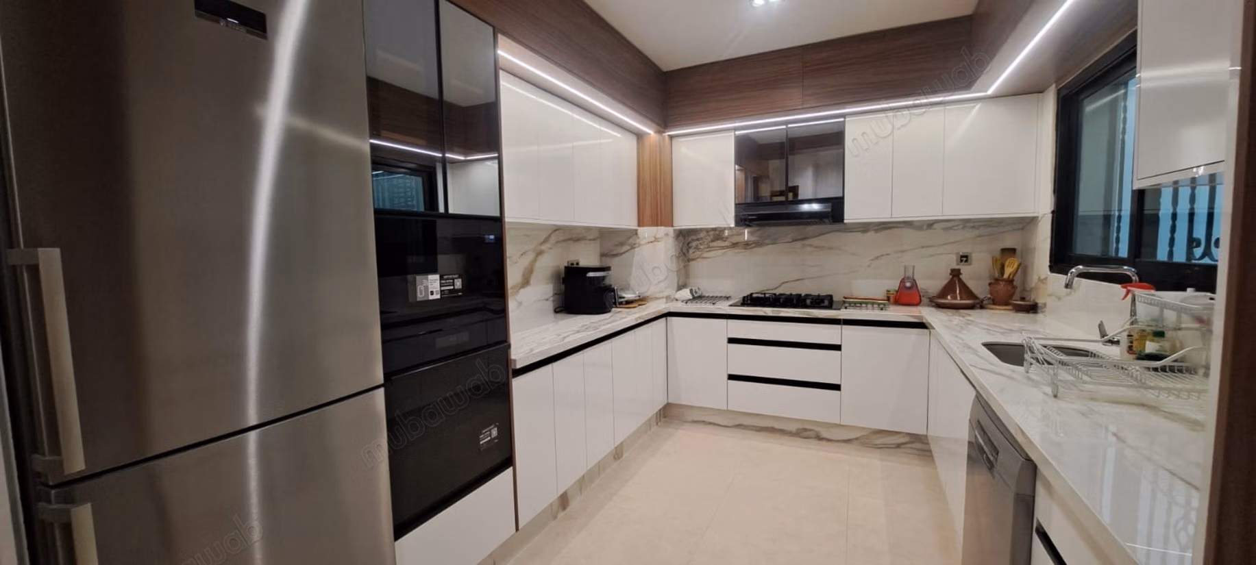 Appartement a vendre sur racine remis a neuf