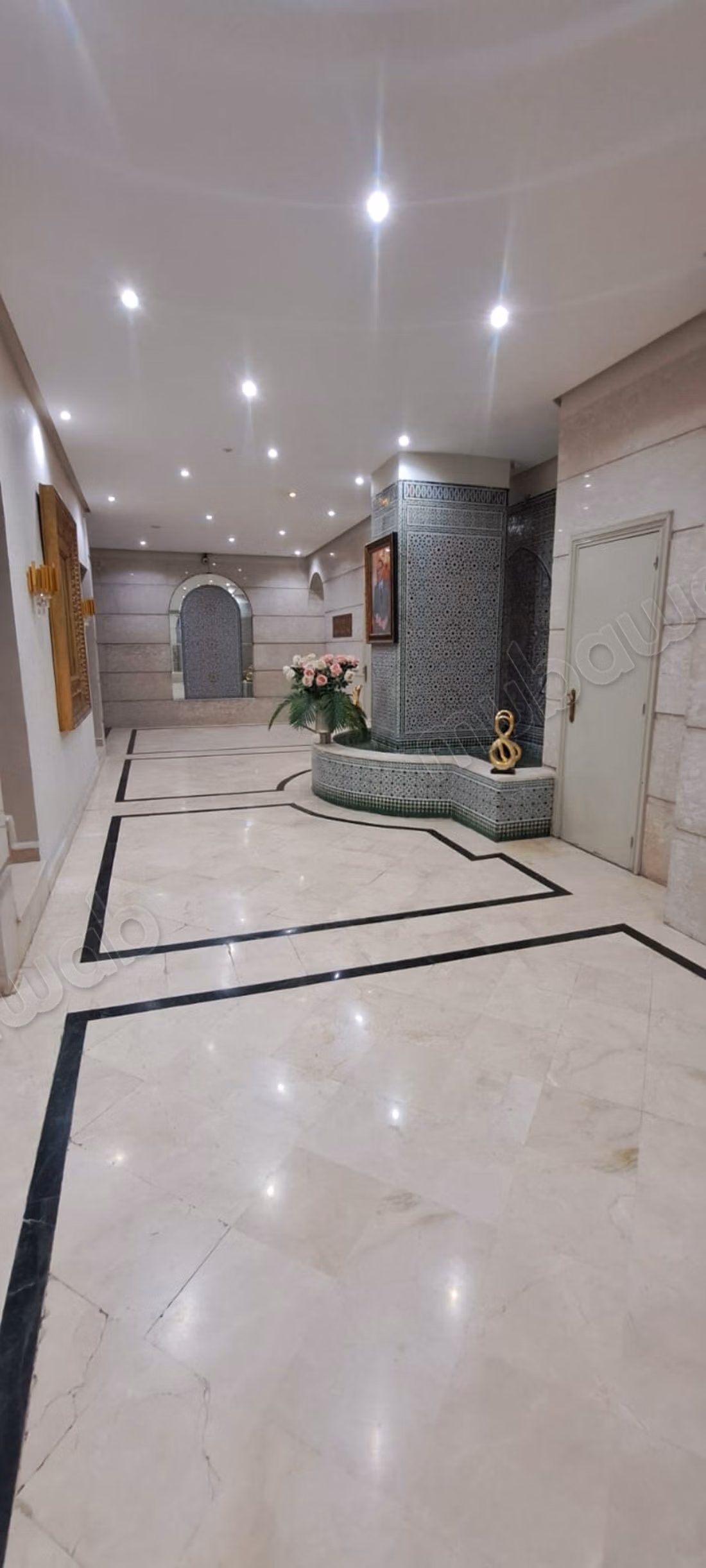 Appartement a vendre sur racine remis a neuf