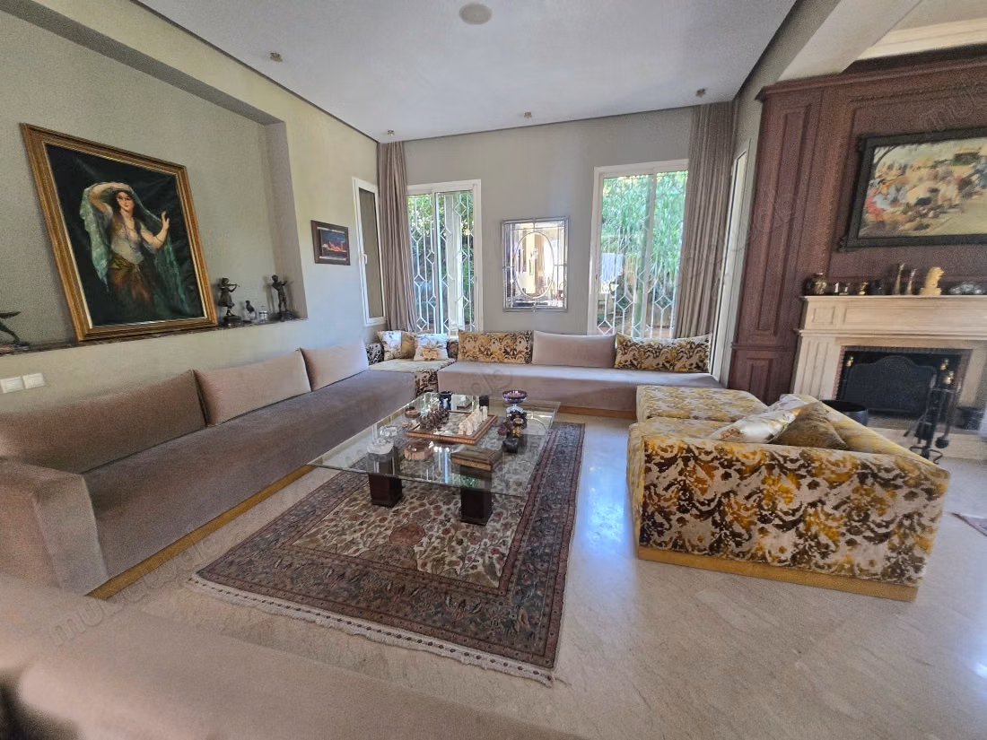 Isolated villa for sale with 4 facades California