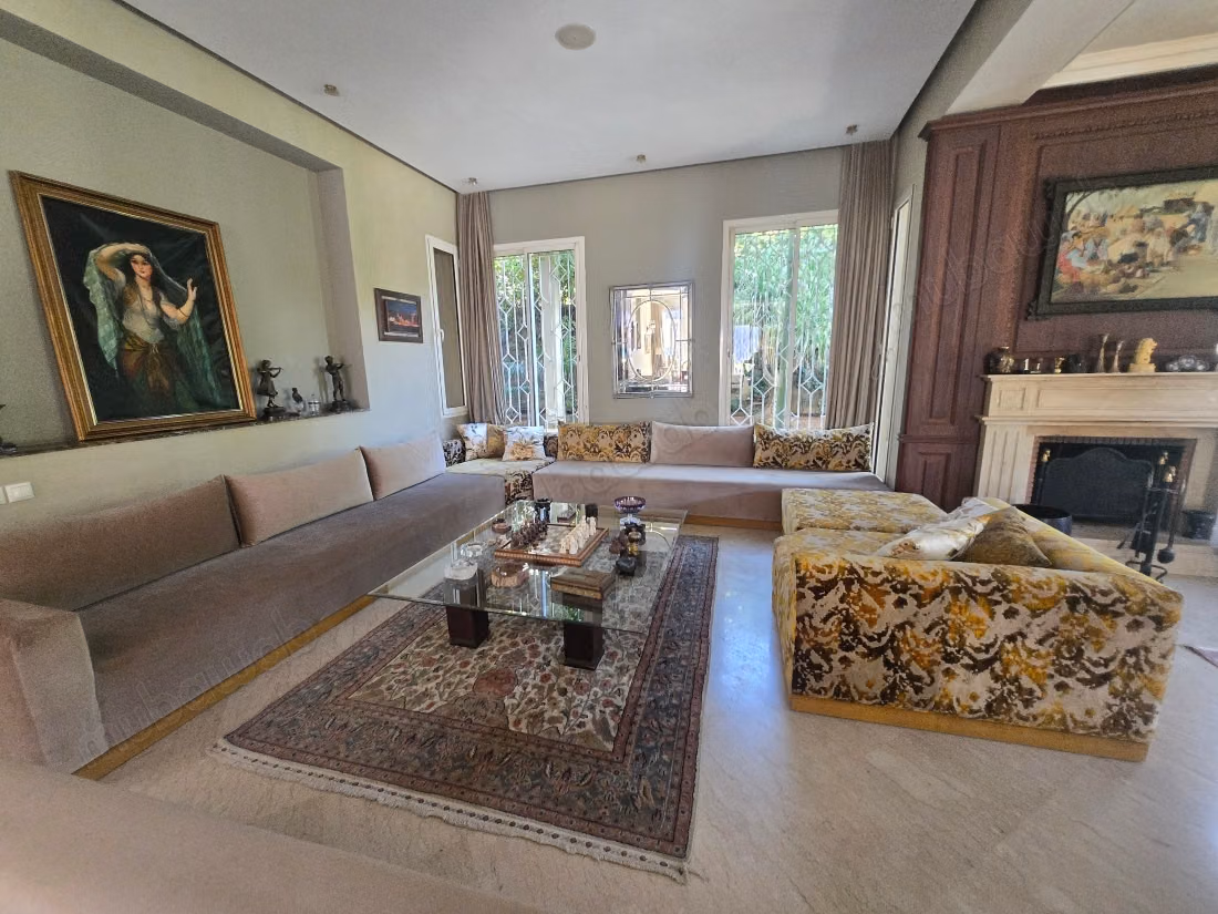 Isolated villa for sale with 4 facades California