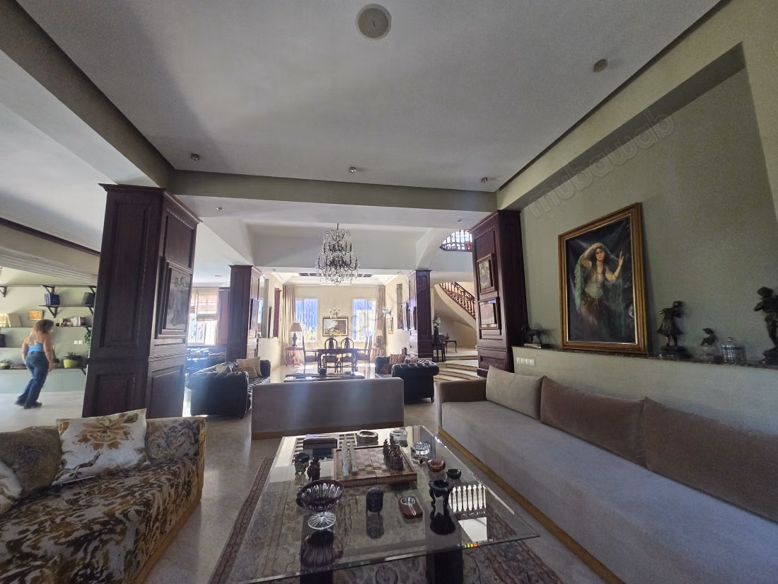 Isolated villa for sale with 4 facades California