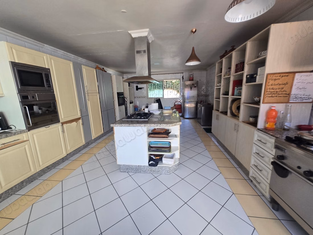 Isolated villa for sale with 4 facades California