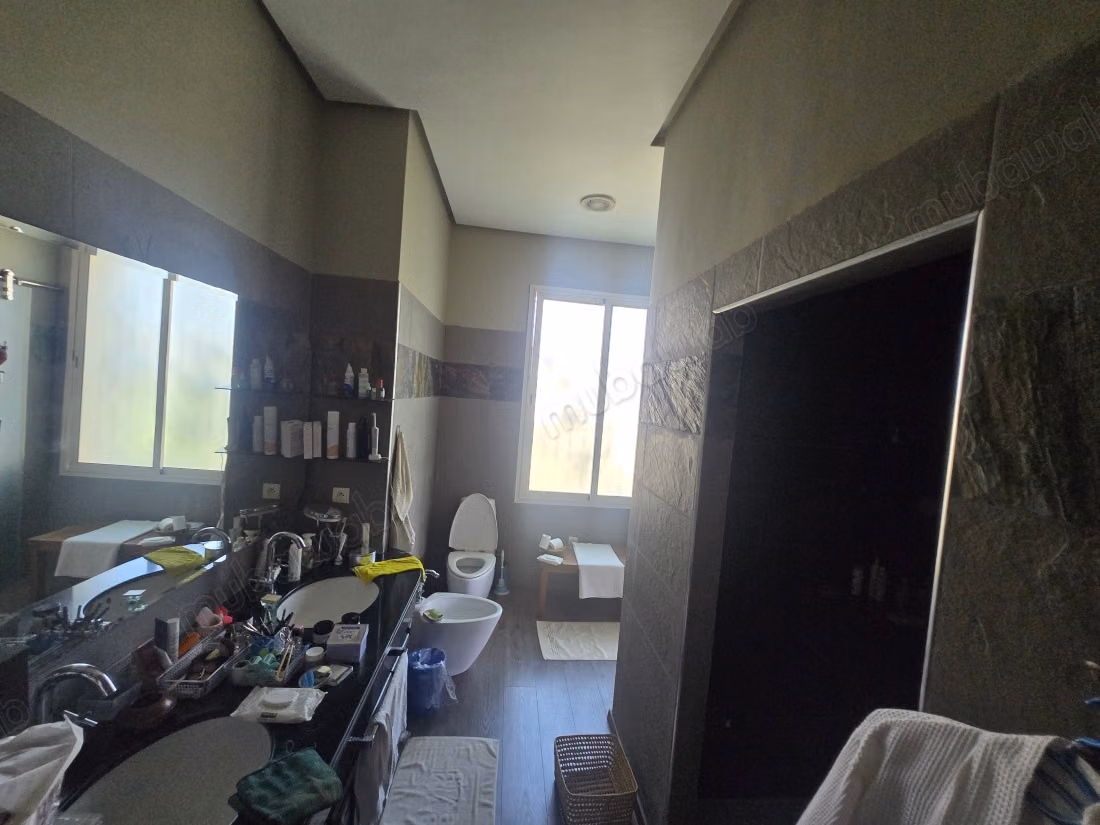 Isolated villa for sale with 4 facades California