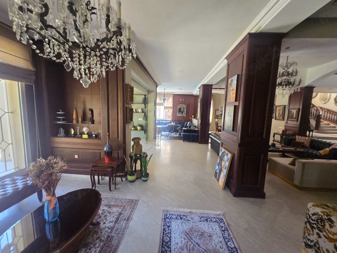 Isolated villa for sale with 4 facades California