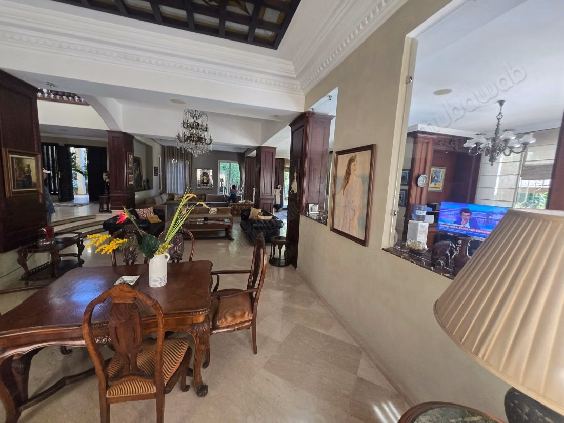 Isolated villa for sale with 4 facades California