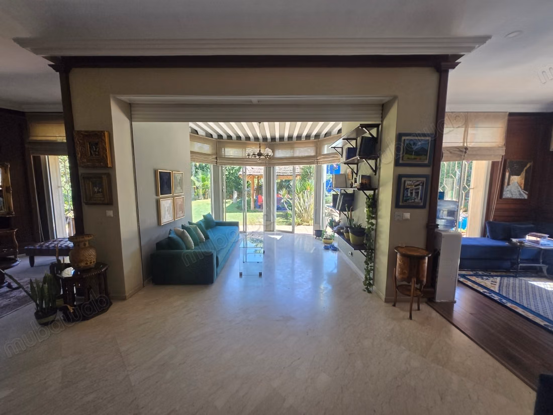 Isolated villa for sale with 4 facades California