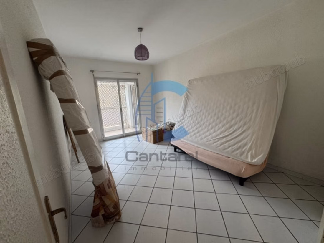 Semi-furnished apartment for rent on Bd. Anfa