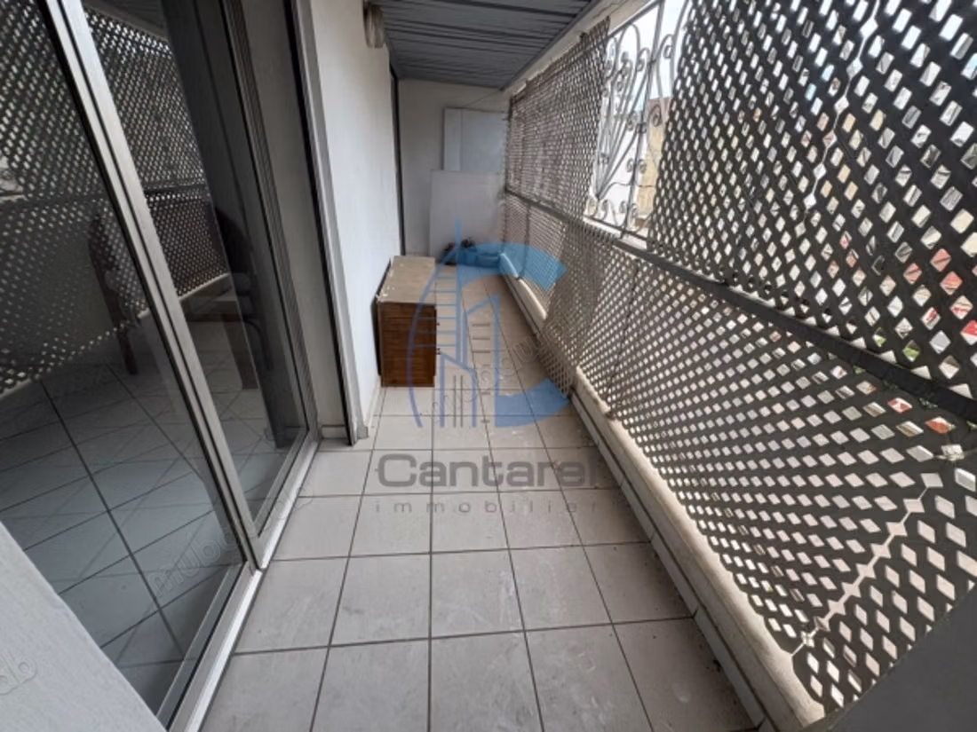 Semi-furnished apartment for rent on Bd. Anfa